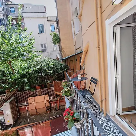Mini Con Balcone A Piazza Del Popolo *