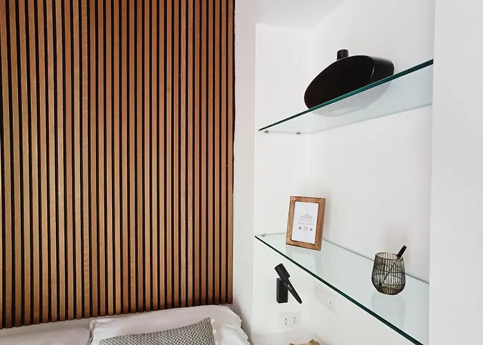 Mini Con Balcone A Piazza Del Popolo Рим