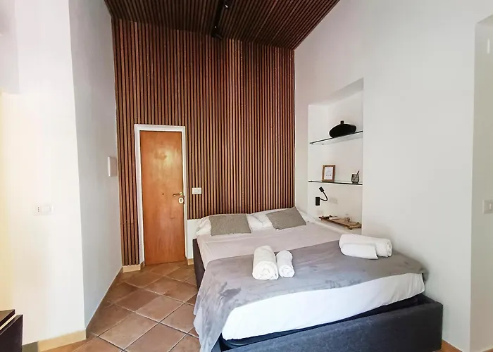 Mini Con Balcone A Piazza Del Popolo * Рим