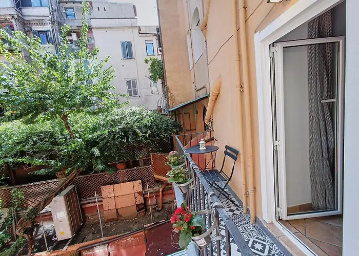 Mini Con Balcone A Piazza Del Popolo *