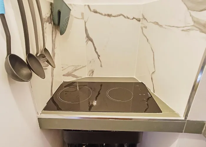 Mini Con Balcone A Piazza Del Popolo Рим