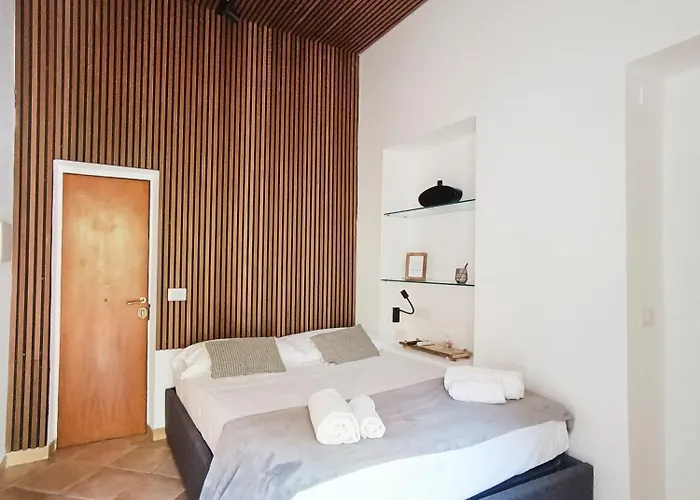 Mini Con Balcone A Piazza Del Popolo * Рим