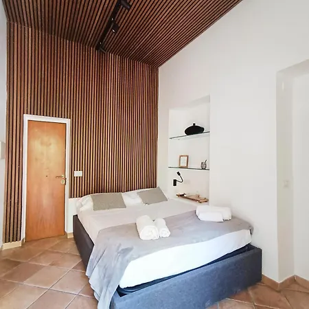 Mini Con Balcone A Piazza Del Popolo * Ρώμη